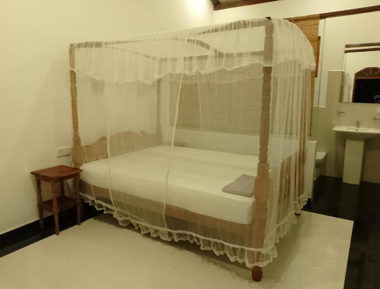 Skywalker Guest House Weligama Buitenkant foto