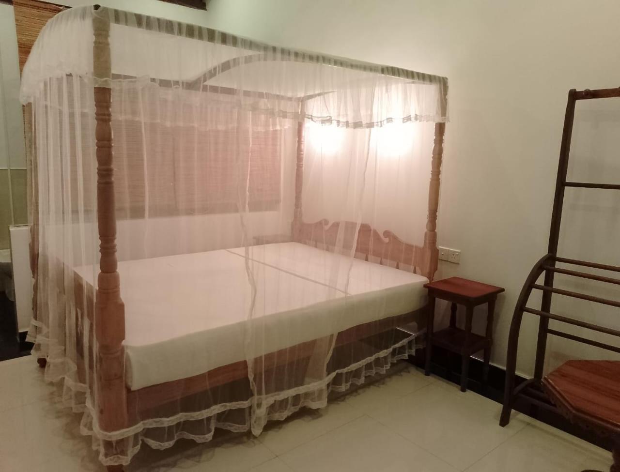 Skywalker Guest House Weligama Buitenkant foto