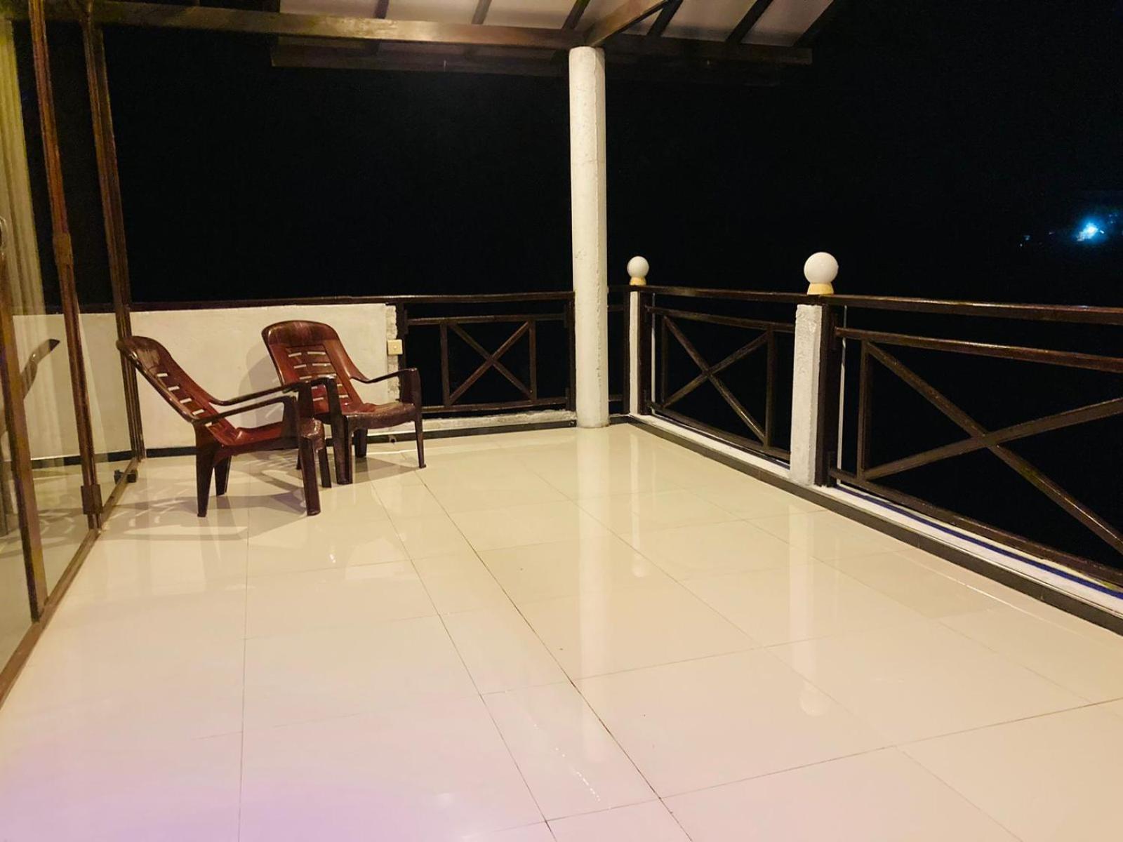 Skywalker Guest House Weligama Buitenkant foto