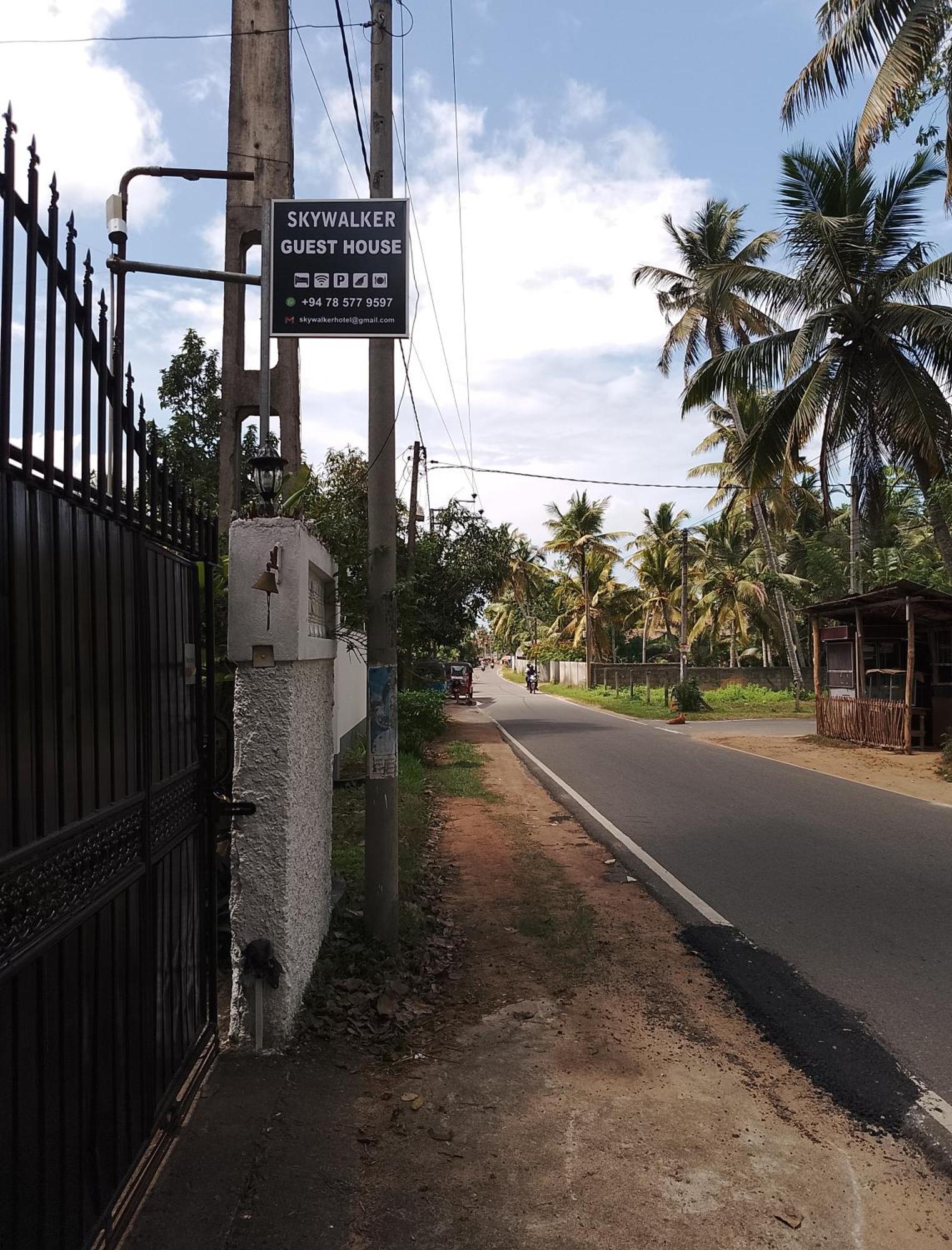 Skywalker Guest House Weligama Buitenkant foto