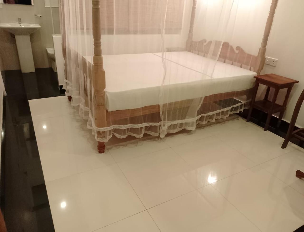 Skywalker Guest House Weligama Buitenkant foto
