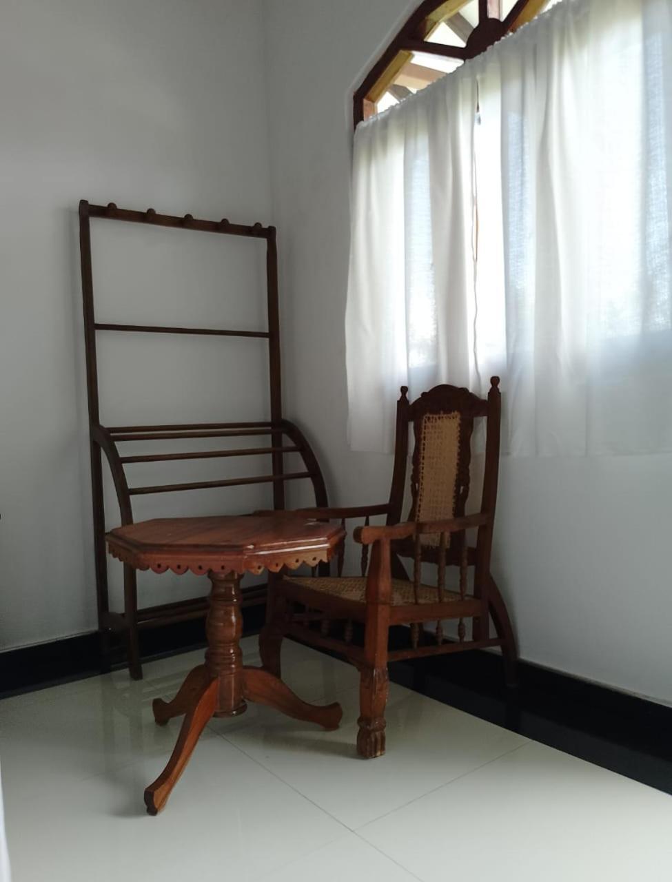 Skywalker Guest House Weligama Buitenkant foto