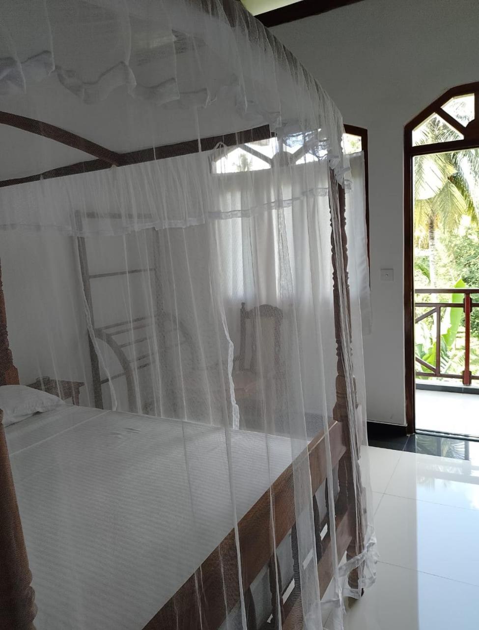 Skywalker Guest House Weligama Buitenkant foto