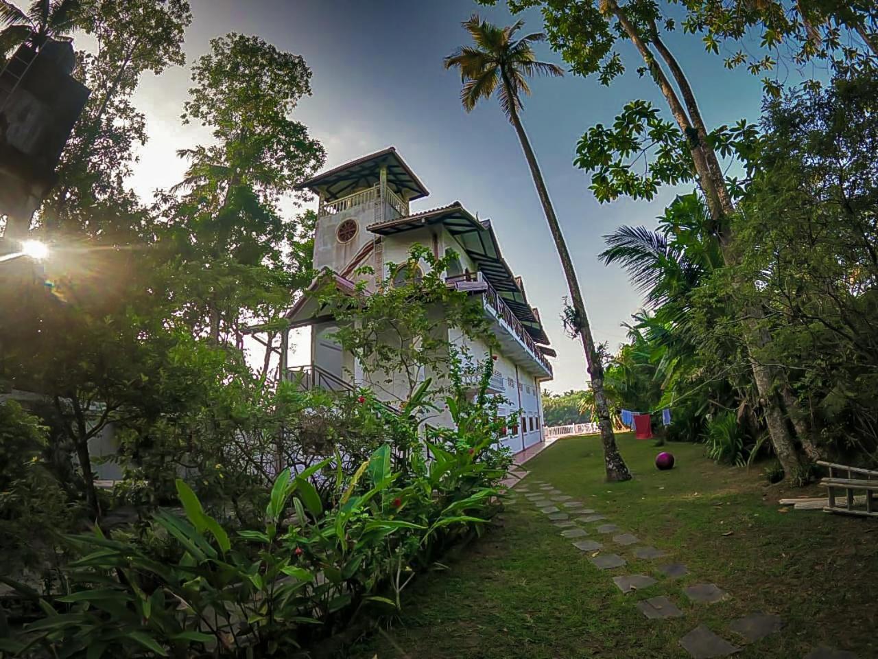 Skywalker Guest House Weligama Buitenkant foto